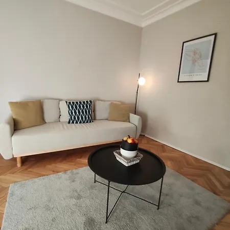 아파트 Serenity Lodge, Close To Ndk! 소피아