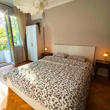 Serenity Lodge, Close To Ndk! София