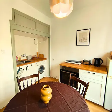 아파트 Serenity And Cosy Lodge, Next To Ndk!